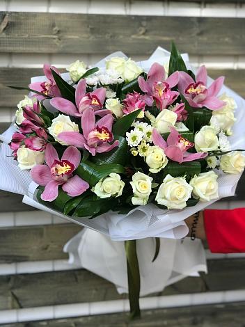 Букет цветов из: Розы и Хризантемы в Куликовых Копанях