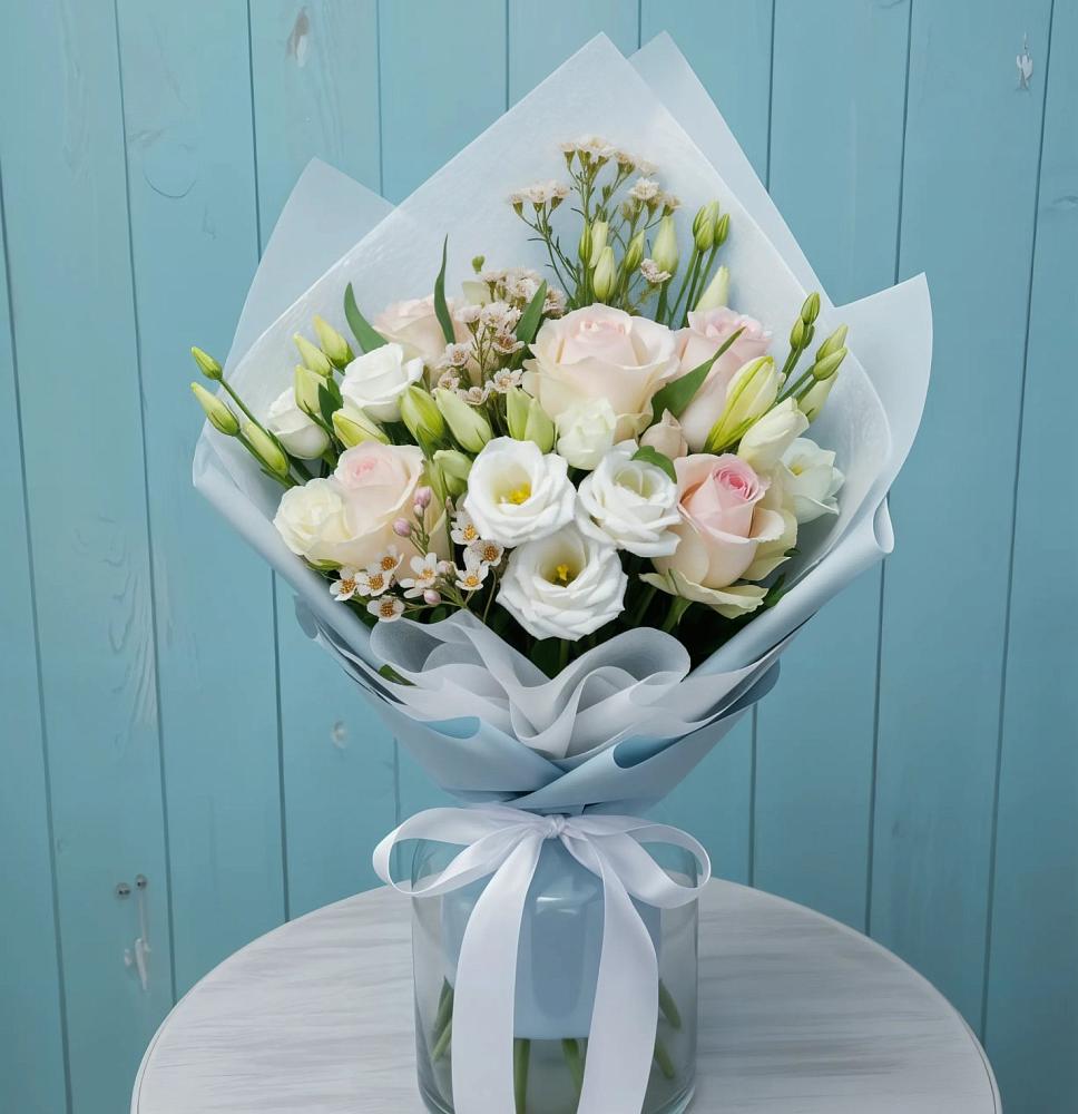 Букет цветов из: Розы и Лизиантусы в Куликовых Копанях