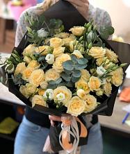 Букет птица счастья в Куликовых Копанях Букет цветов из: Розы и Лизиантусы в Куликовых Копанях
