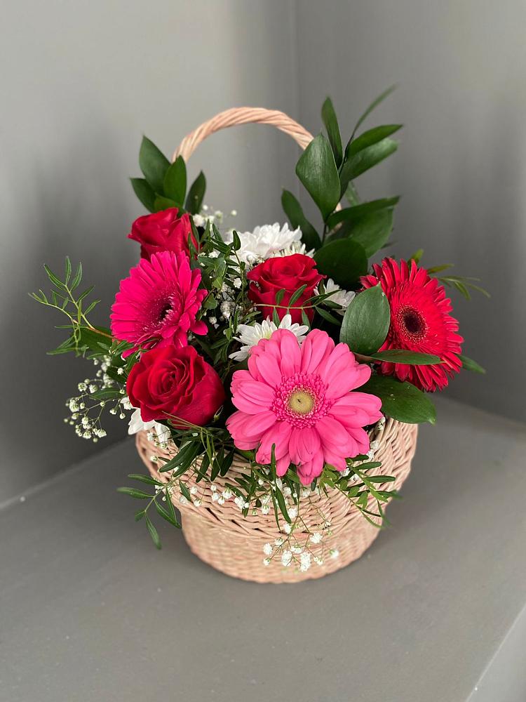 Цветочная композиция из Розы, Хризантемы и Герберы в корзине в Куликовых Копанях